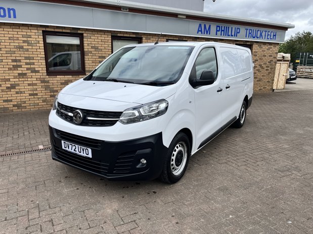 Vauxhall Vivaro VIVARO L2 DIESEL 2900 1.5d 100PS Dynamic H1 Van 3