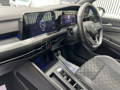 Volkswagen Golf R-LINE TDI DSG 51