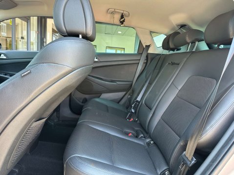 Hyundai TUCSON 1.7 Tucson Sport Edition 2WD CRDi 5dr 17