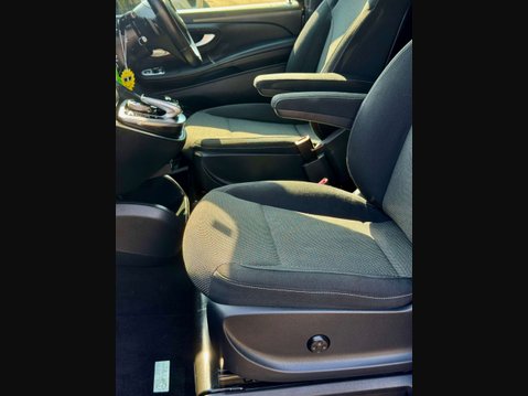 Mercedes-Benz V Class 2.2 V220d BlueTEC SE MPV 5dr Diesel G-Tronic+ Euro 6 (s/s) 7 Seat (163 ps) 42