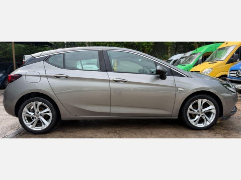 Vauxhall Astra 1.6 CDTi ecoFLEX SRi Nav Hatchback 5dr Diesel Manual Euro 6 (s/s) (110 ps) 6