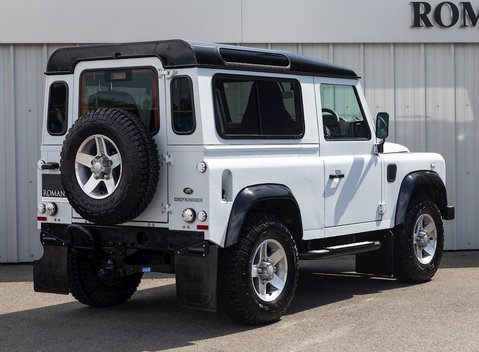 Land Rover Defender 90 Landmark 7