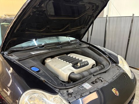Porsche Cayenne 3.2 V6 Tiptronic S AWD 5dr 40