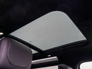 Land Rover Defender D300 X-Dynamic HSE 18