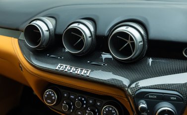 Ferrari F12 Berlinetta 19