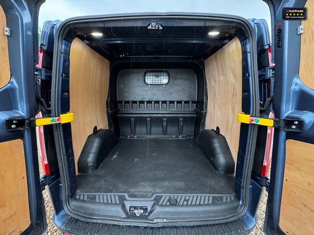 Ford Transit Custom AUTO Crew Cab SWB L1H1 320 Sport Air Con Camera Nav NO VAT SELECT 10
