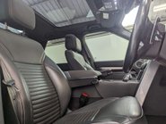 Land Rover Discovery 3.0 Discovery R-Dynamic SE D MHEV Auto 4WD 5dr 32
