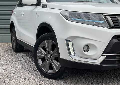 Suzuki Vitara SZ-T BOOSTERJET MHEV 3