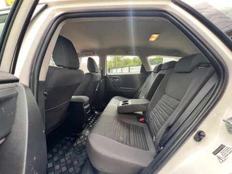 Toyota Auris VVT-I ICON TECH TOURING SPORTS 68