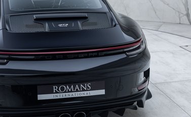 Porsche 911 GT3 TOURING (992) 36