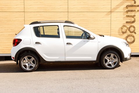 Dacia Sandero Stepway ESSENTIAL SCE 12