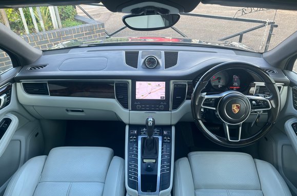 Porsche Macan 3.0 S PDK 4WD AUTO £12000 OF EXTRAS 41