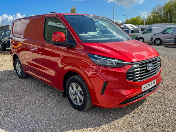 Ford Transit Custom SWB L1H1 Low Roof Limited 300 Air Con Alloys Sensors EURO 6 4