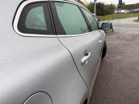 Volvo V40 2.0 D3 SE Lux Nav Geartronic Euro 5 (s/s) 5dr 26