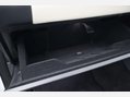 Land Rover Discovery 3.0 Discovery R-Dynamic SE D MHEV Auto 4WD 5dr 43
