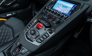 Lamborghini Aventador S LP 740-4 ROADSTER 23