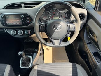Toyota Yaris 1.33 Dual VVT-i Design Euro 6 5dr