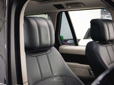 Land Rover Range Rover 3.0 Range Rover Vogue SDV6 Auto 4WD 5dr 32
