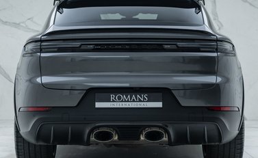 Porsche Cayenne TURBO E-HYBRID GT 8