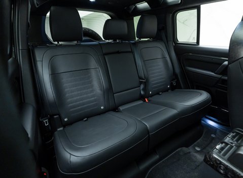 Land Rover Defender 110 OCTA EDITION ONE 19