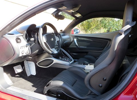 Alfa Romeo 8C Competizione 6