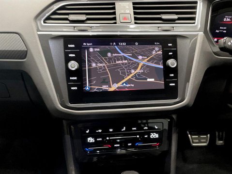 Volkswagen Tiguan 2.0 TDI R-Line SUV 5dr Diesel DSG 4Motion Euro 6 (s/s) (200 ps) Air Con - A 18