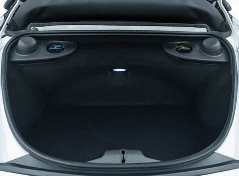 Porsche 718 SPYDER 42