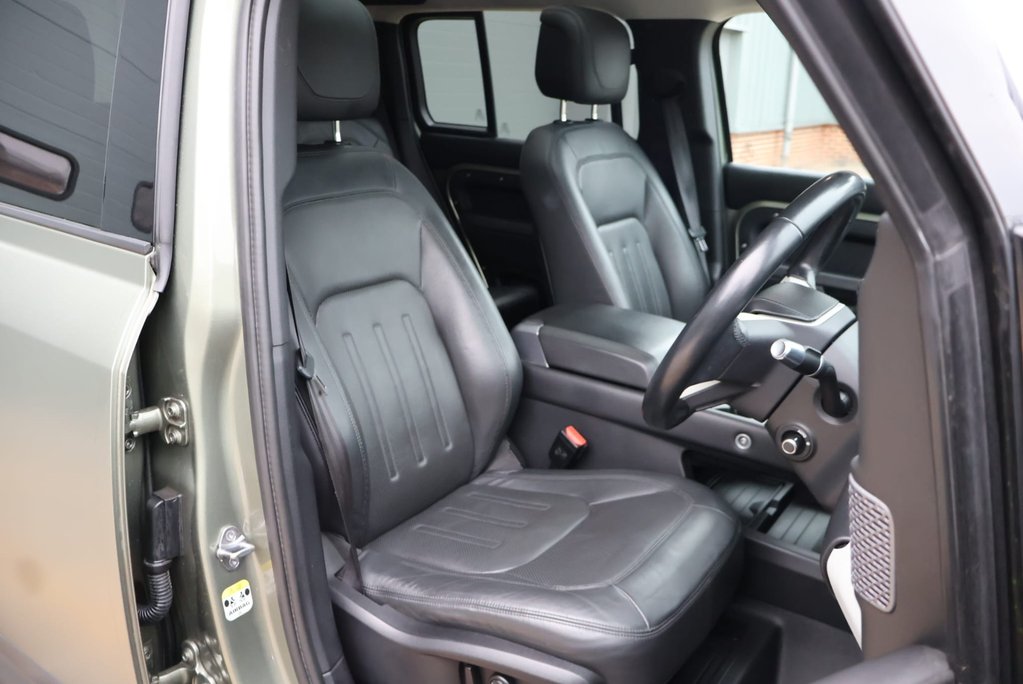 Land Rover Defender 110 P300 HSE STYLED BY SEEKER HUGE SPEC LOOKS AMAZING  PRICE MATCH OFFER  21