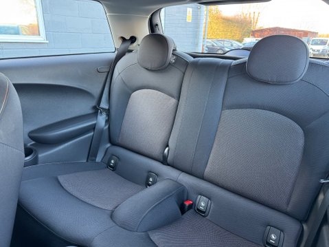 Mini Cooper 1.5 Cooper Steptronic Euro 6 (s/s) 3dr 45
