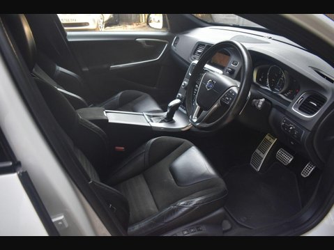 Volvo V60 2.0 T6 Polestar Estate 5dr Petrol Auto AWD Euro 6 (s/s) (367 ps) 4