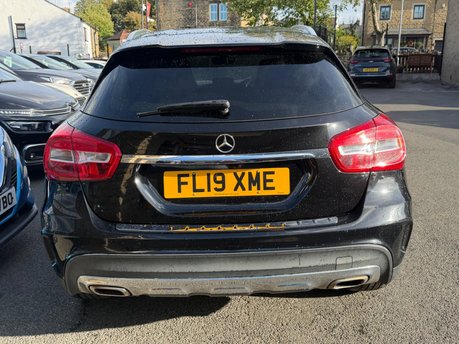 Mercedes-Benz GLA GLA 200 AMG LINE 7