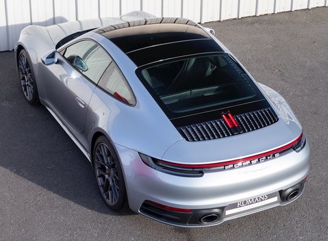 Porsche 911 Carrera 4S (992) 7