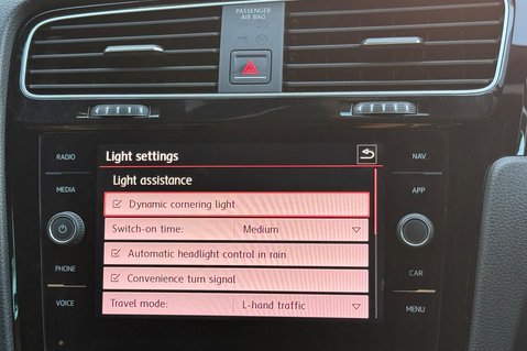 Volkswagen Golf GTI PERFORMANCE TSI DSG - PANORAMIC SUNROOF  49