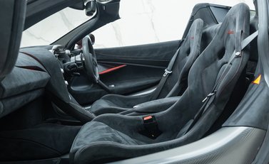 McLaren 765LT Spider 24