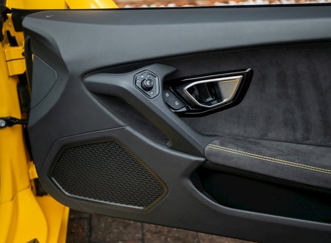 Lamborghini Huracan Spyder LP610-4 21