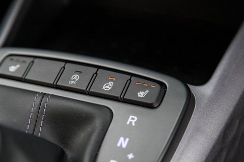 Hyundai i10 PREMIUM 40