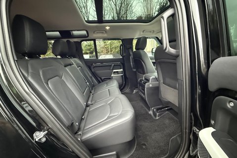 Land Rover Defender 110 110 XS EDITION D250 3.0 LITRE MHEV - BLACK PACK -SIDE STEPS -PAN ROOF  18
