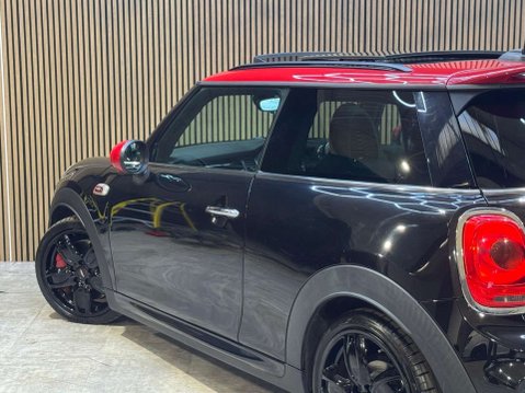 Mini Hatch 2.0 John Cooper Works Auto 3dr 27