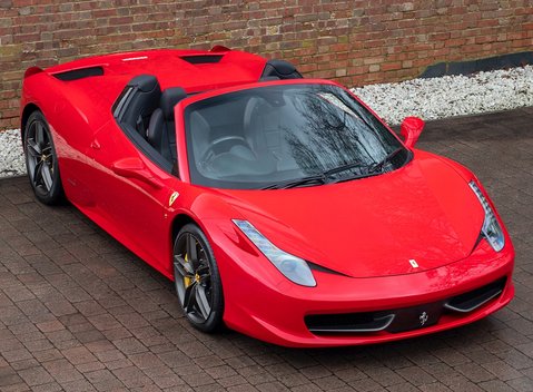 Ferrari 458 Spider 8