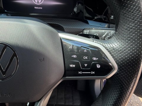 Volkswagen Golf R-LINE ETSI DSG 38
