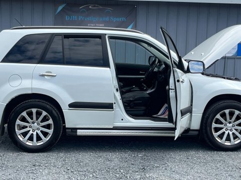 Suzuki Grand Vitara 2.4 VVT SZ5 4WD Euro 5 5dr 17
