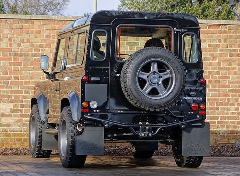 Land Rover Defender T40 10