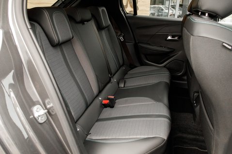 Peugeot 208 PURETECH ALLURE PREMIUM PLUS S/S 34