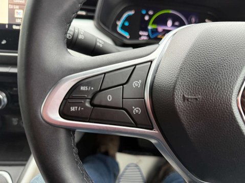 Renault Clio 1.6 Clio Techno E-Tech HEV Auto 5dr 87