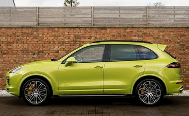 Porsche Cayenne Turbo S 2