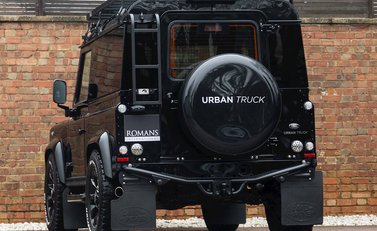 Land Rover Defender 90 Urban Truck 3