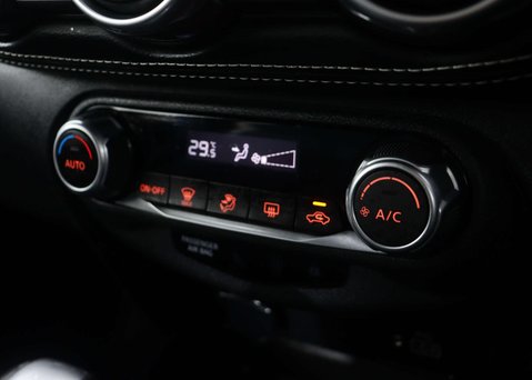 Nissan Juke 1.6 Juke N-Connecta HEV CVT 5dr 27