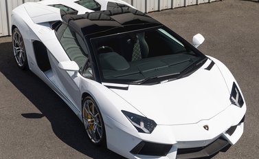 Lamborghini Aventador LP700-4 Roadster 11