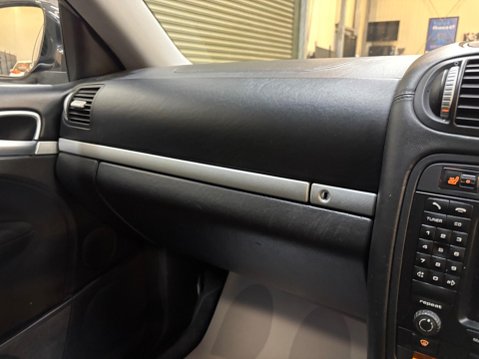 Porsche Cayenne 3.2 V6 Tiptronic S AWD 5dr 22