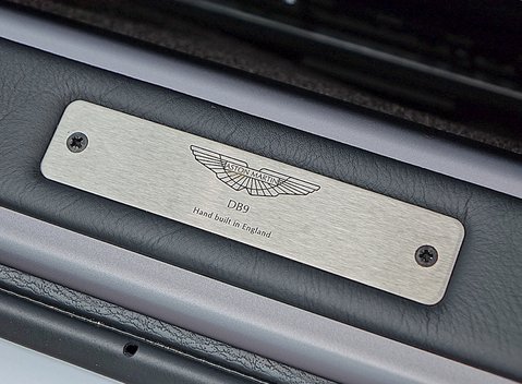 Aston Martin DB9 Volante 23